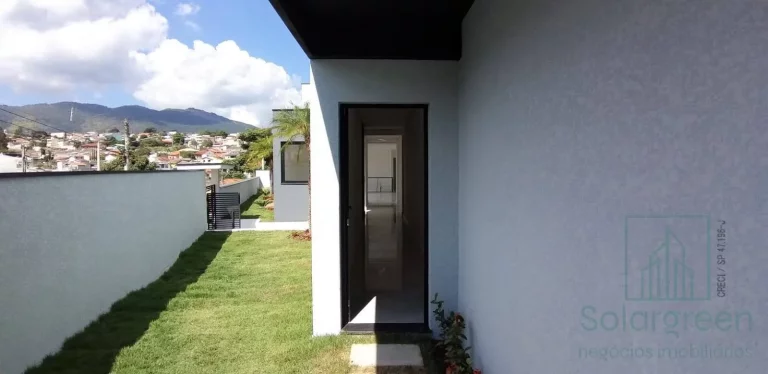 Imagem Casa com 3 Quartos Suítes, à Venda, 235 m² por R$ 1.800.000 em Atibaia