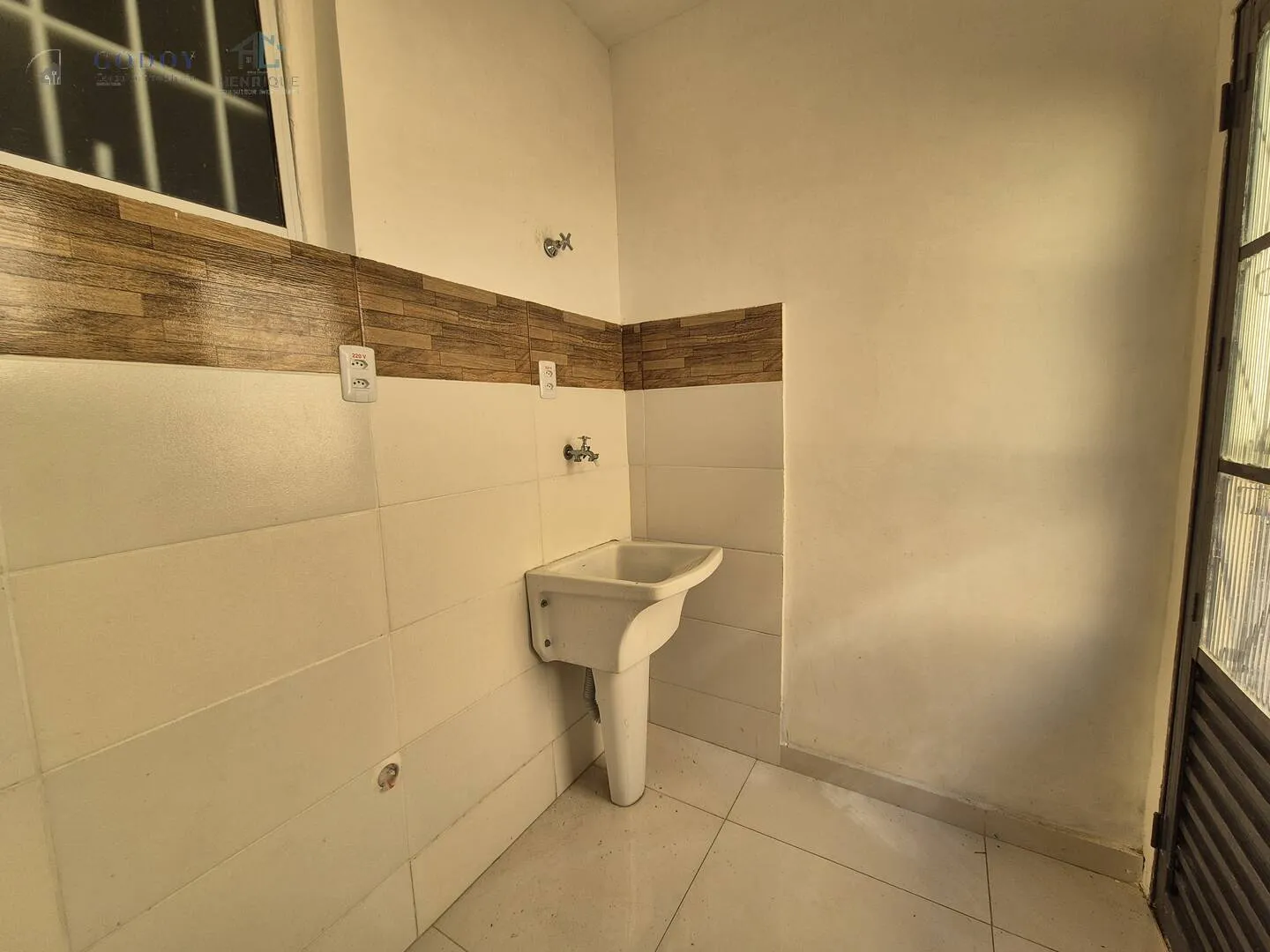 Imagem Casa para Locação com Suíte e Vaga Coberta no Boa Vista