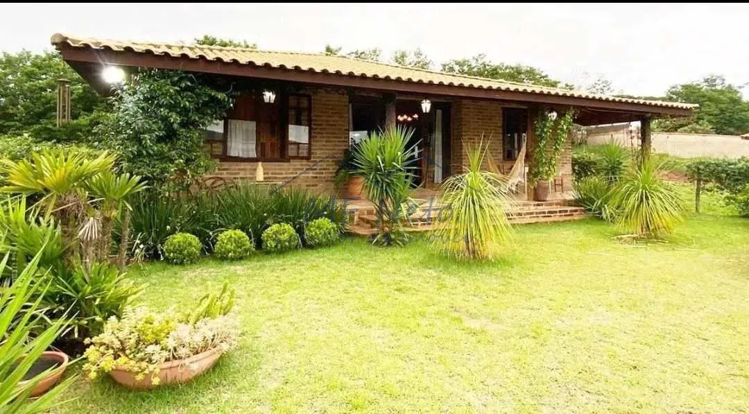 Foto do imóvel Casa em condomínio de chácaras à 300 m do centro Área total 671 m2- área construída 240 M2 C...