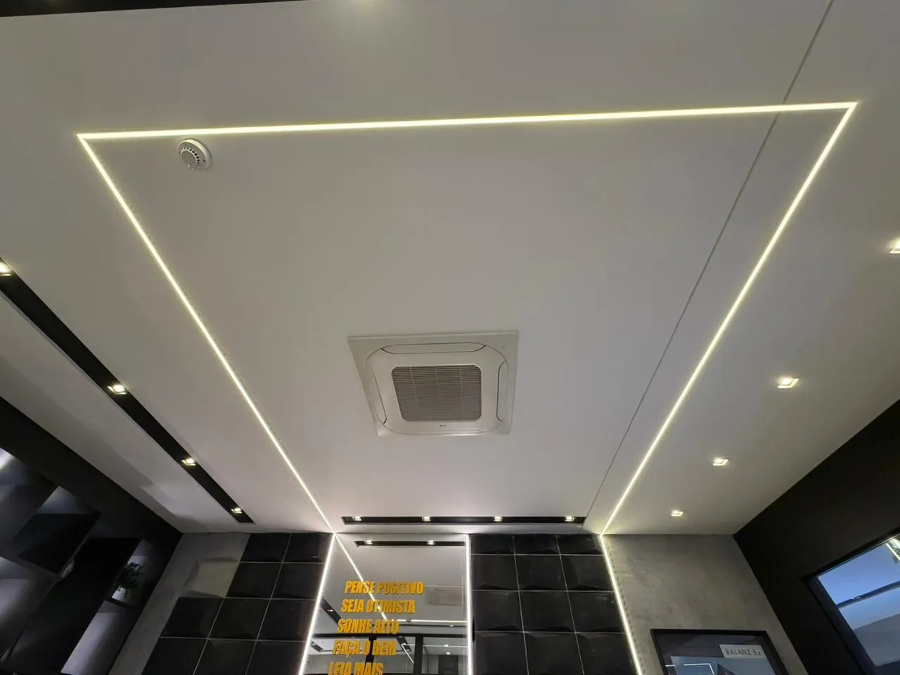 Imagem Ponto Comercial à venda com 85m2 por R$ 179.000,00