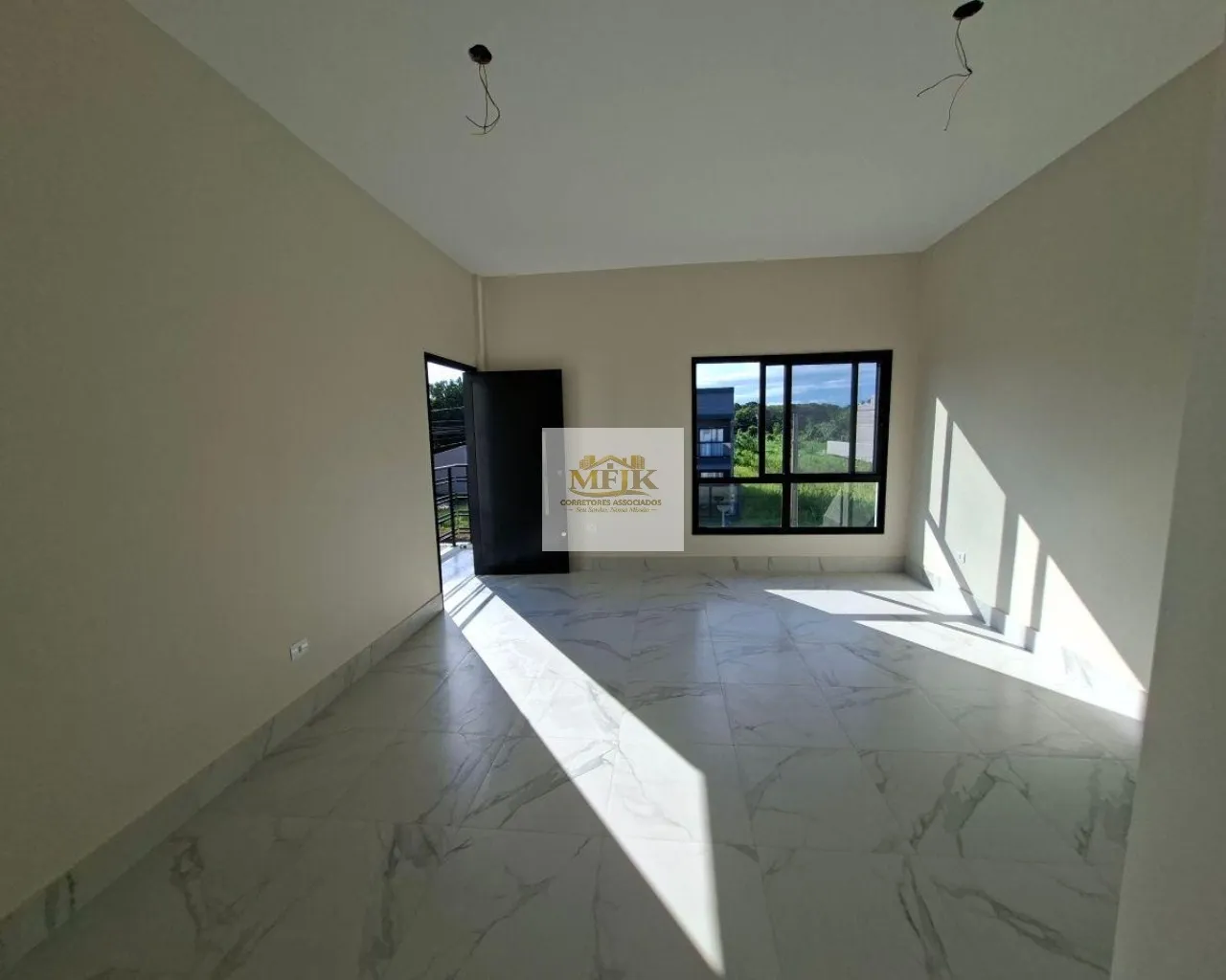 Imagem Casa com 214 m² e 3 quartos à venda em Atami
