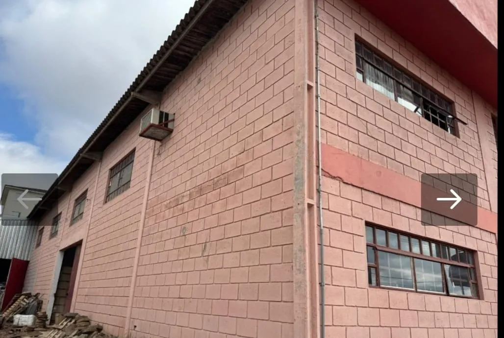 Imagem Salão Comercial para Alugar na Zona Norte - 800m² com Mezanino, Refeitório, Cozinha e 4 Banheiros