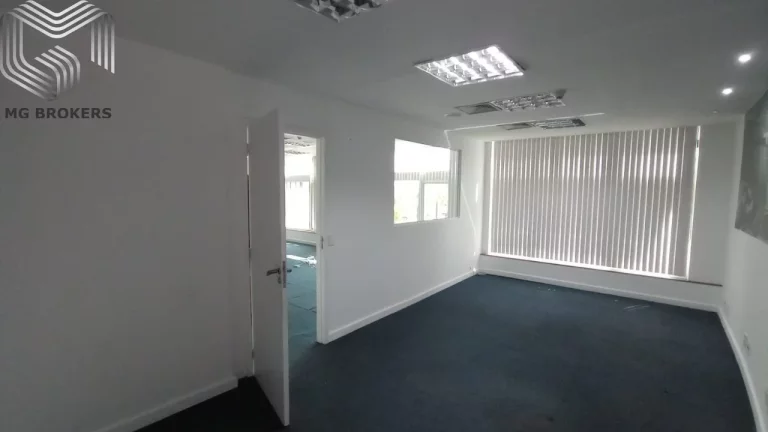 Imagem Oportunidade Imperdível: Sala Comercial de 120m² no Condomínio de Jacarepaguá, Rio de Janeiro-RJ!