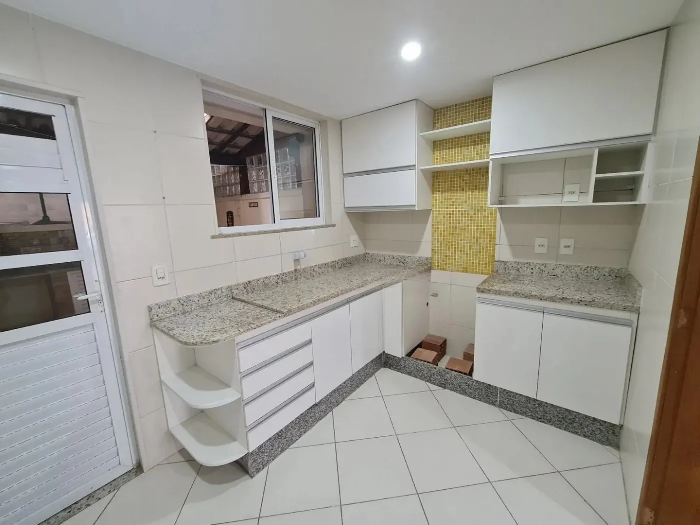 Imagem Casa em Condomínio para Venda em Rio de Janeiro, Taquara, 4 dormitórios, 2 suítes, 3 banheiros, 2 vagas