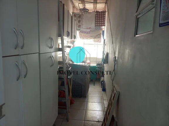 Imagem Oportunidade para Morar ou Investir! Sobrado Amplo com Renda de Locação.