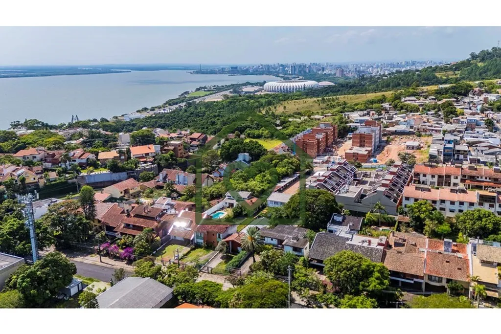 Imagem O terreno é amplo e espaçoso, com seus 1188m² sendo 22m x 54, proporciona versatilidade para uma ...