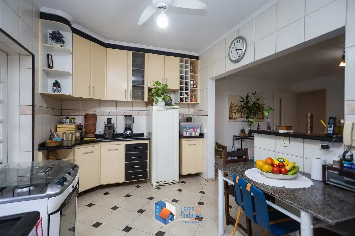 Imagem Casa para venda em Campo Belo com 3 quartos, sendo 1 suíte, 220m²