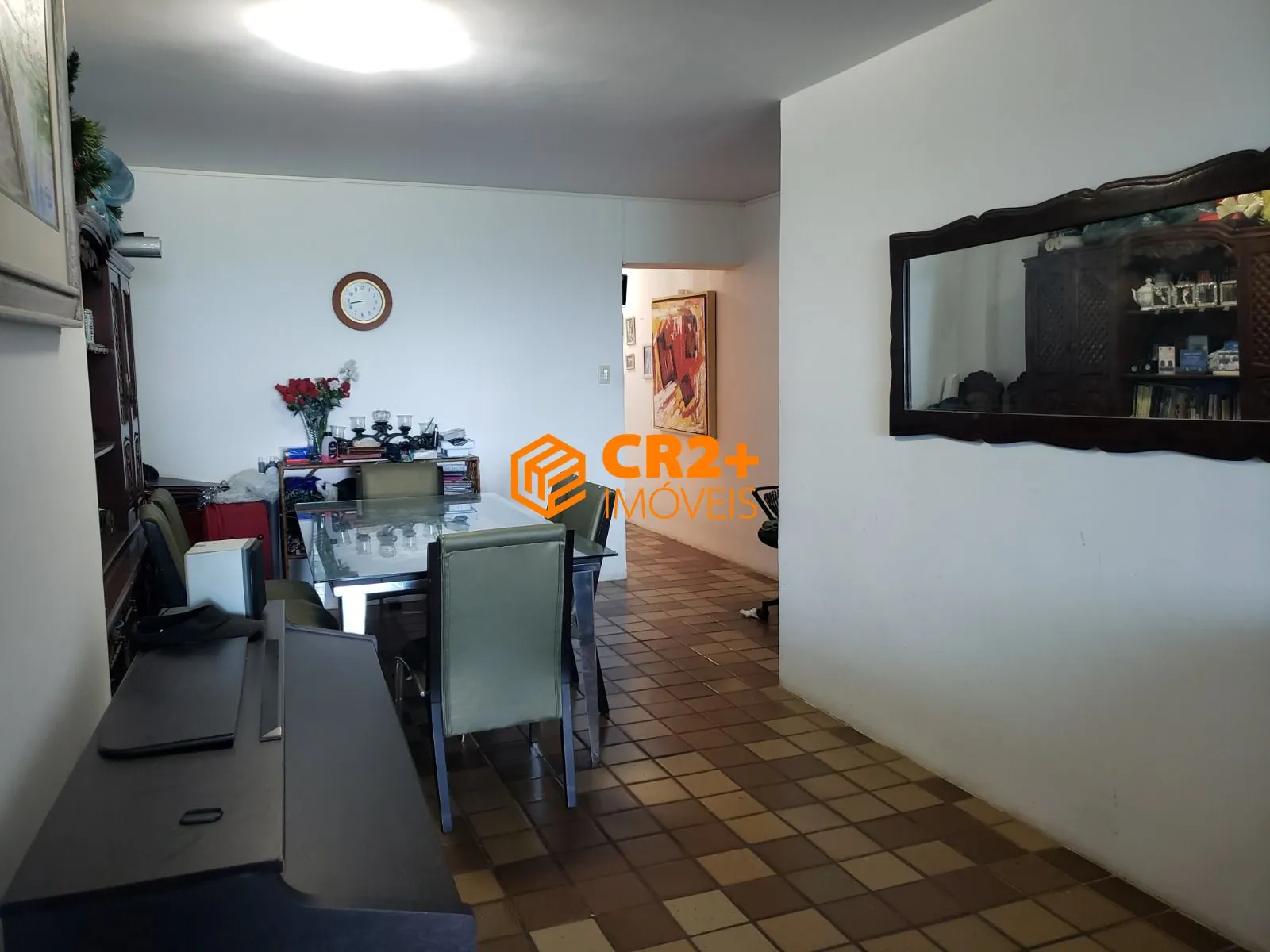 Imagem Vendo 4 quartos, 1 suíte, dep. completa, 200m2, em Candeias.