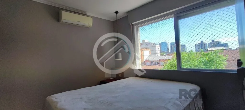 Imagem Apartamento com 1 dormitório cheio de charme e requinte a venda no bairro Menino Deus. São 44m² p...