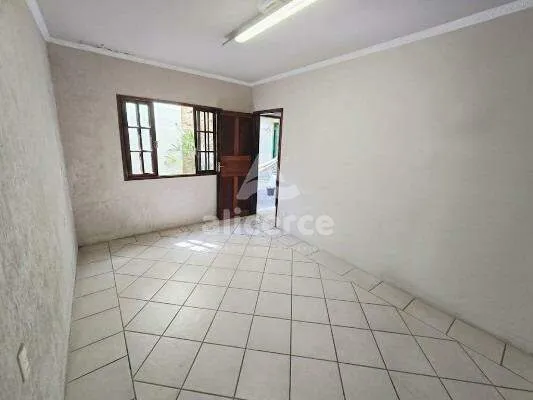 Imagem Casa à Venda em Campinas | 4 Dormitórios, Suíte, Terraço e Garagem
