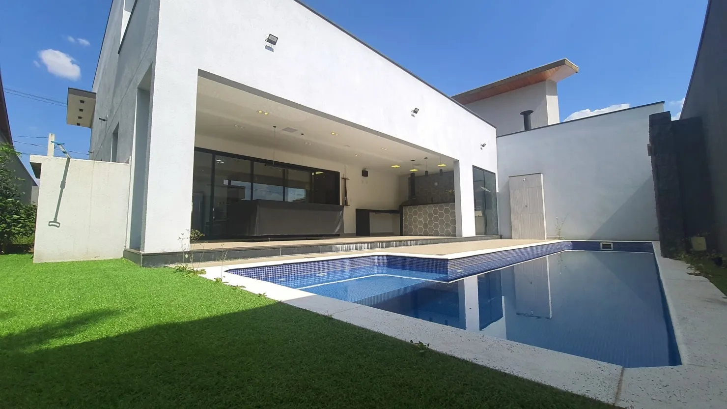 Imagem Casa à venda 3 Quartos, 2 Suites, 2 Vagas, 300M², Piracangaguá, Taubaté - SP | Condomínio Ouroville