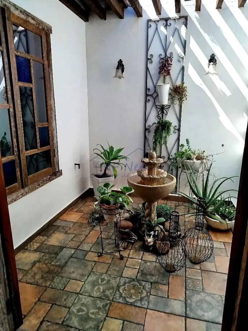 Imagem Casa em condomínio de chácaras à 300 m do centro

Área total 671 m2- área construída 240 M2

C...