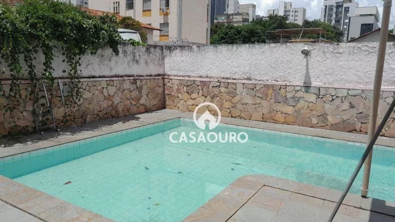 Imagem Casa com 6 dormitórios à venda, 400 m² por R$ 900.000,00 - Serra - Belo Horizonte/MG