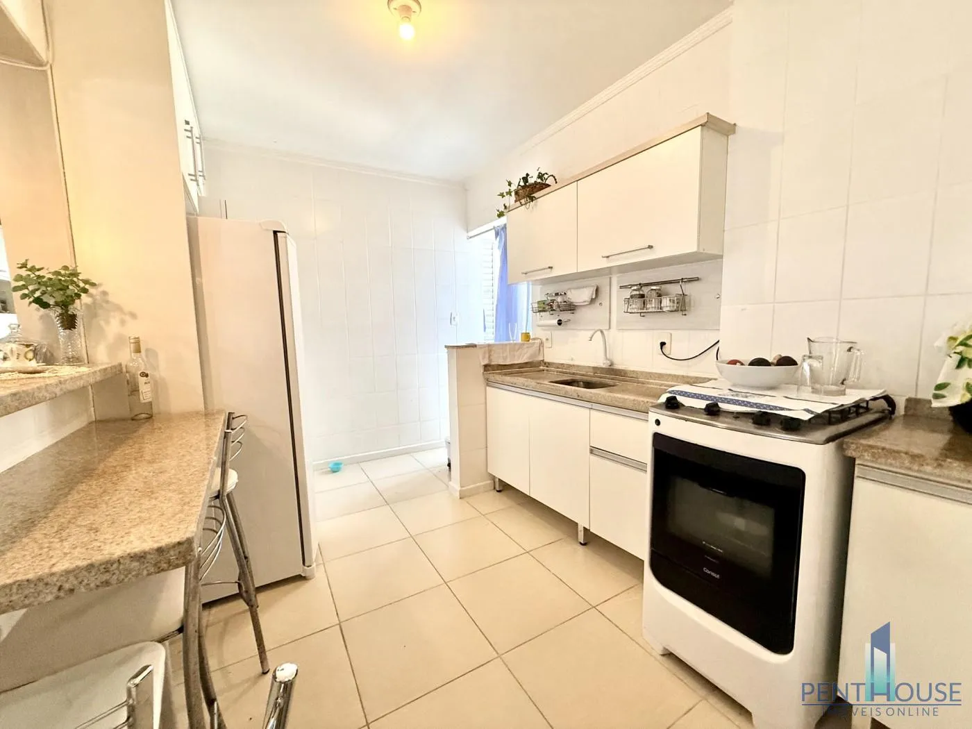 Imagem Apartamento Zona Central para Venda em Balneário Camboriú, CENTRO, 2 dormitórios, 1 suíte, 2 banheiros, 1 vaga