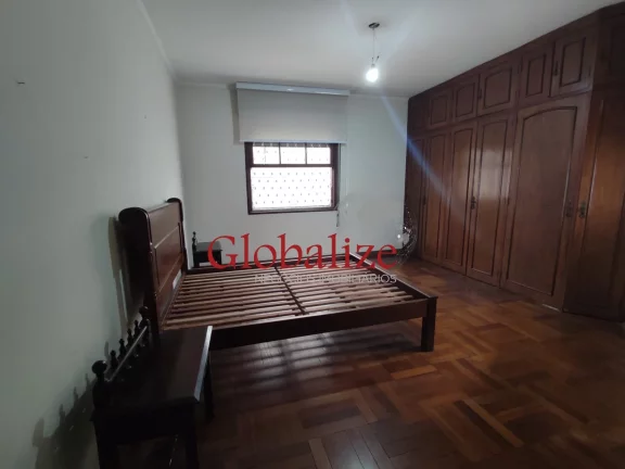 Imagem BELISSIMA CASA COM PISCINA NO BAIRRO DO EMBARÉ, 3DORMITÓRIOS, 1 SUÍTE, GARAGEM PARA 3 CARROS. VALOR R$1.200.000,00