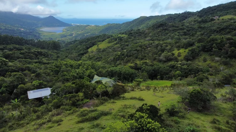Imagem Terreno à Venda com Vista para o Mar e Lagoa do Macacu - 9,3 Hectares em Garopaba-SC!