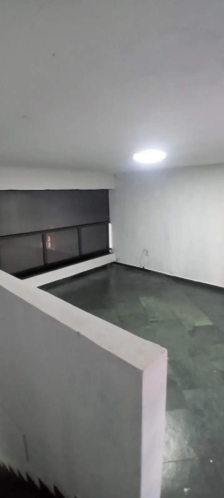 Imagem Salão Comercial de 150 m² | Mezanino | 2 banheiros | 2 cômodos com pia | 1 cômodo nos fundos | Avenida São Paulo, Zona Leste de Sorocaba/SP