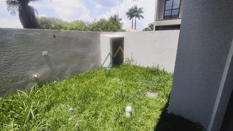 Imagem Sobrado à venda no bairro Cajuru - Curitiba/PR