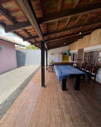 Imagem Casa a venda em Guaratuba com piscina e sozinha no terreno!!!!