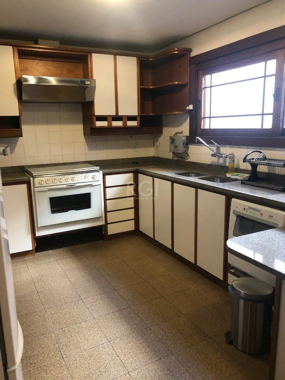 Imagem Casa Condominio para Venda - 420m², 3 dormitórios, sendo 3 suites, 2 vagas - Santa Tereza
