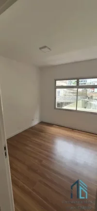 Imagem Apartamento Garden amplo, 03 quartos c/suíte, silencioso, ensolarado dia todo, no Juveve em Curitiba PR