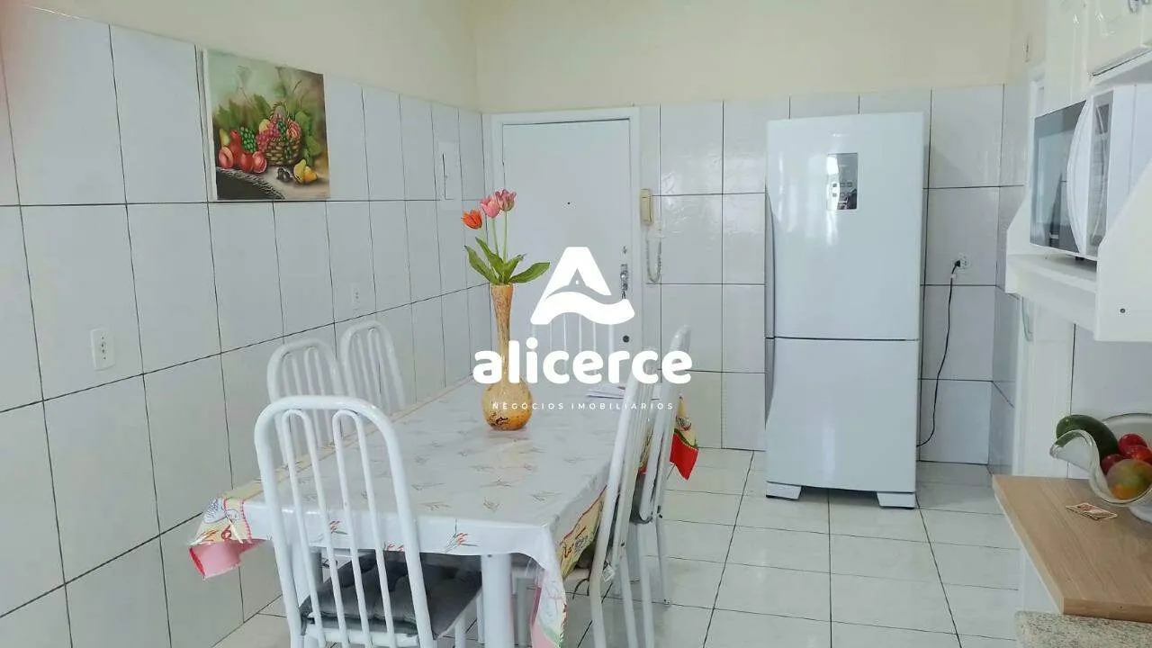 Imagem Amplo apartamento de 3 dormitórios no Coração do Estreito