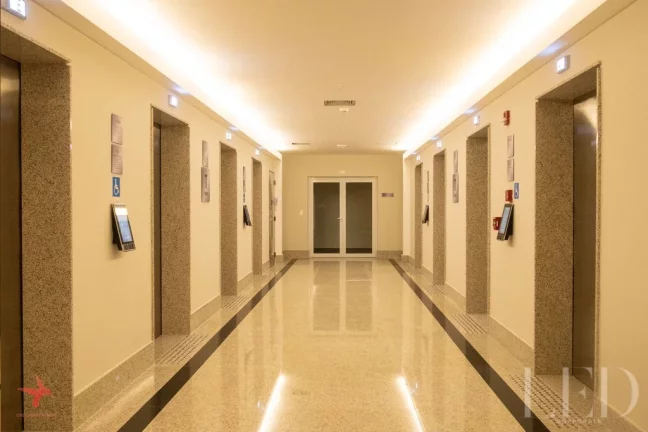 Imagem Sala Comercial para Locação em São Paulo-SP, Parque Industrial Tomas Edson: 1 Sala, 9 Banheiros, 14 Vagas, 555 m².