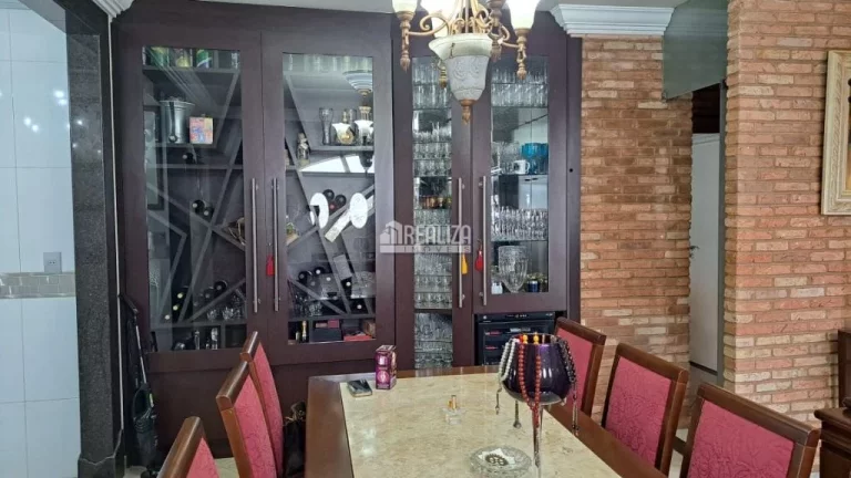 Imagem Casa à venda no bairro Recreio dos Bandeirantes - Uberaba - 3 dormitórios, piscina e área de lazer