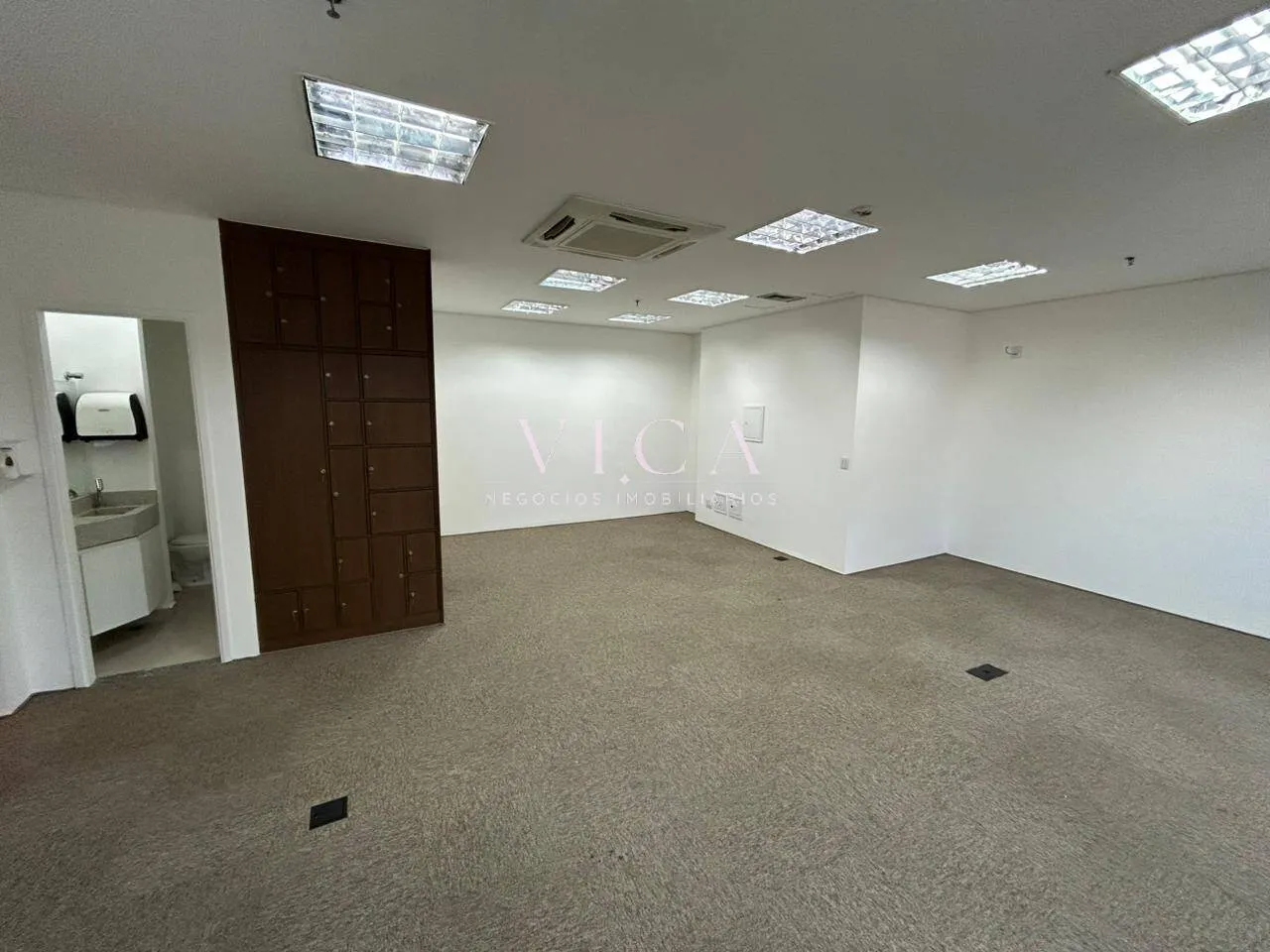 Imagem Sala para alugar 170m² 3 vagas por R$ 6.450,00 -Alphaville Barueri/SP