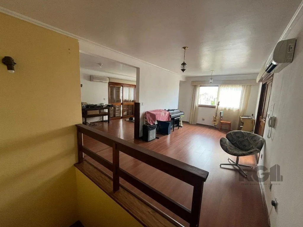 Imagem Cobertura Duplex para Venda - 269,97², 3 dorm, 1 suite, 2 vagas - Menino Deus
