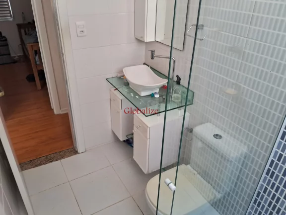Imagem Apartamento térreo de fundos de 1 dormitório para reforma em Santos no Embaré à venda por R$ 325.000,00