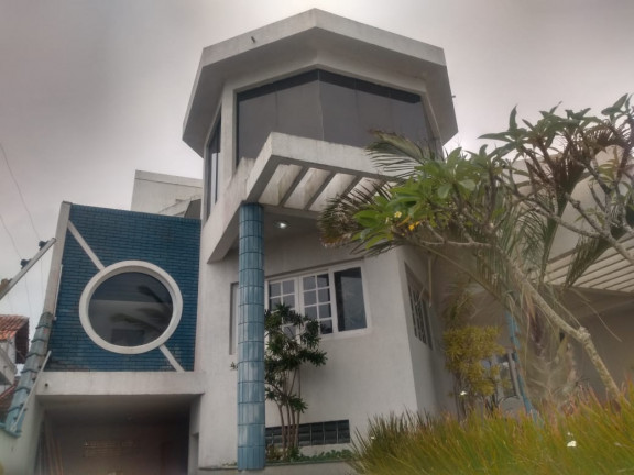 Imagem Sobrado com 4 Quartos à Venda, 417 m² em Centro - Mongaguá