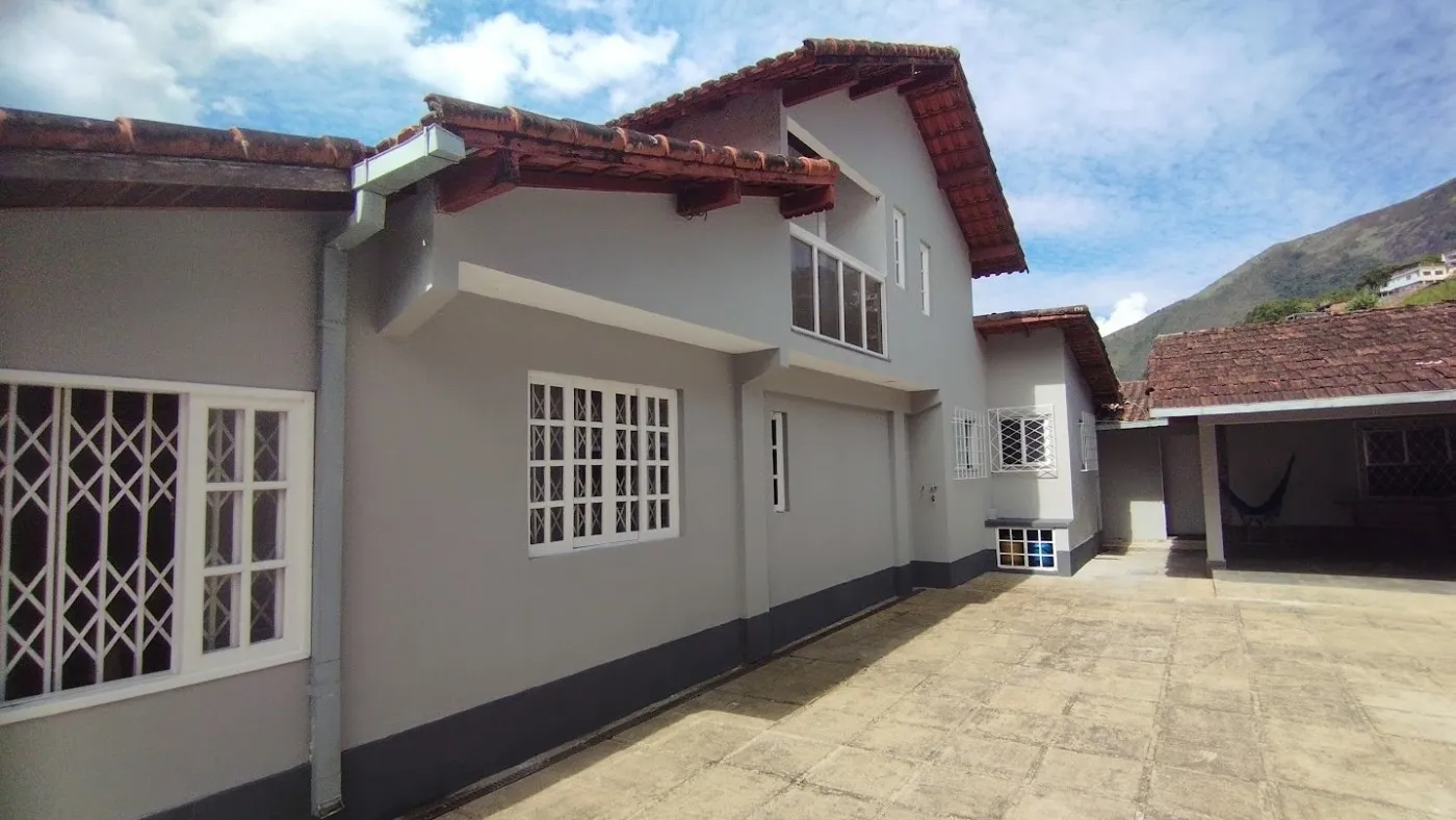 Imagem Casa para Venda em Teresópolis / RJ no bairro Alto