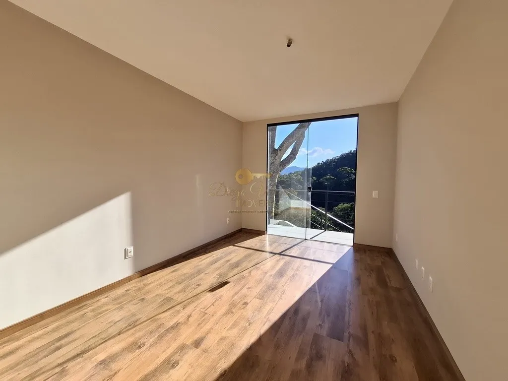 Imagem Casa em Condomínio para Venda em Teresópolis / RJ no bairro Prata
