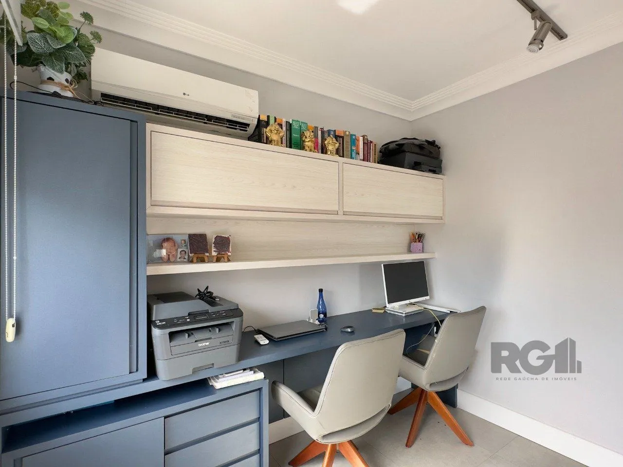 Imagem APARTAMENTO MOBILIADO COM PLANTA DIFERENCIADA E ÓTIMA LOCALIZAÇÃO