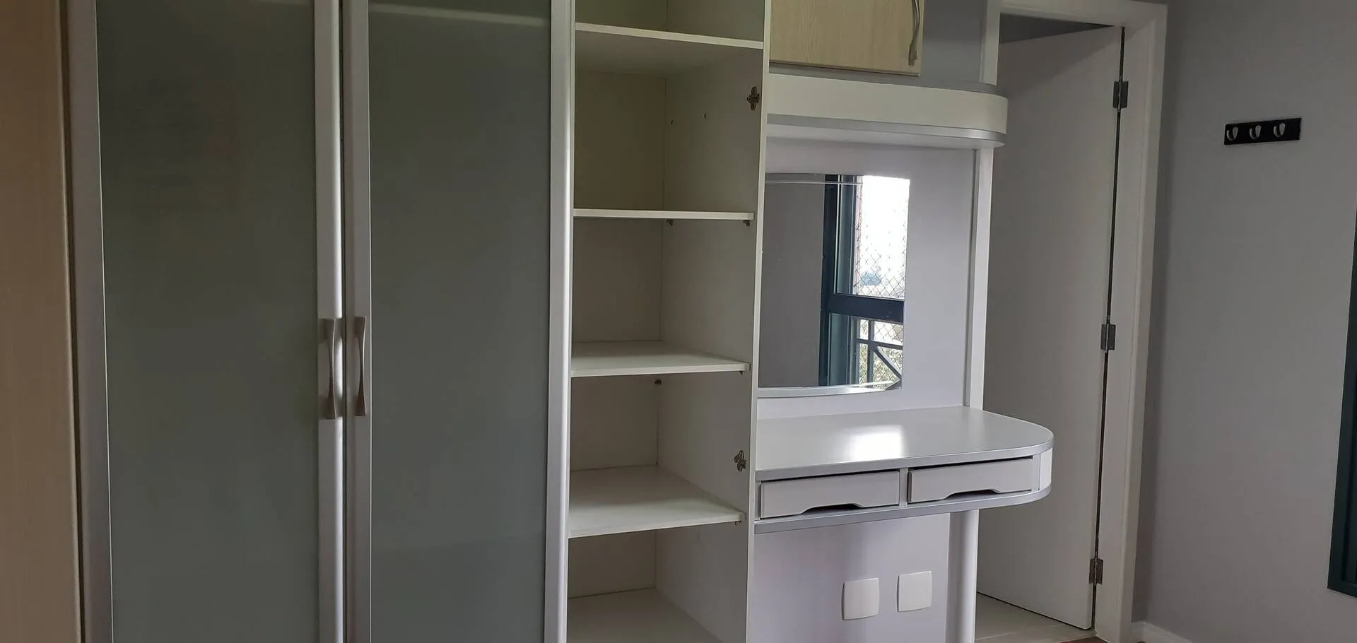 Imagem Apartamento de 97m² Finamente Reformado e Planejado, com Vista Permanente para o Res 1