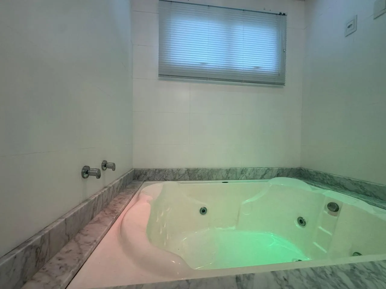 Imagem Apartamento com vista para o mar à venda com 171m2 por R$ 3.500.000,00