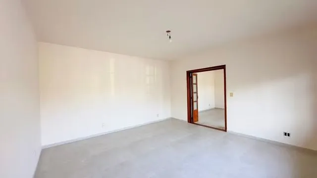 Imagem Casa térrea com 3 dormitórios, piscina, espaço gourmet com churrasqueira.