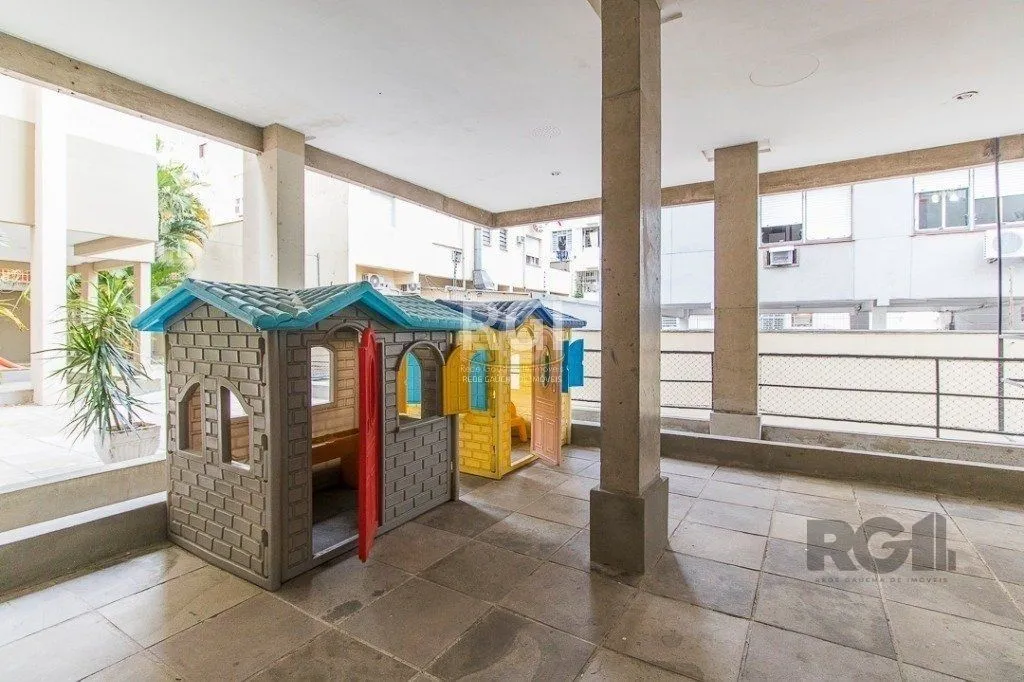 Imagem apartamento de 2 quartos, suíte e 1 vaga de garagem no bairro Menino Deus