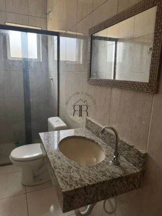 Imagem Venha morar nessa incrível casa com 2 quartos, perfeita para você e sua família! Com uma ampla sa...