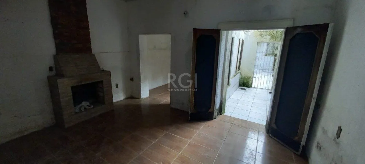 Imagem Sobrado para Venda - 110m², 4 dormitórios, sendo 1 suites, 2 vagas - Floresta
