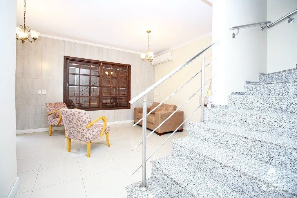 Imagem Casa para Venda - 246m², 3 dormitórios, sendo 2 suites, 3 vagas - Vila Ipiranga