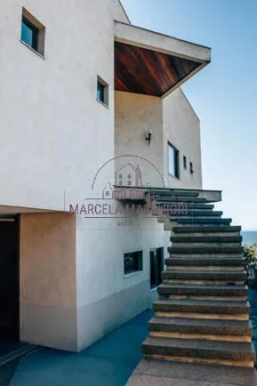 Imagem Casa alto padrão a venda em morro do moreno Praia da Costa ES.