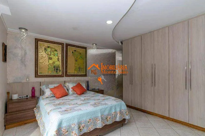 Imagem Sobrado com 3 dormitórios à venda, 200 m² por R$ 1.100.000,00 - Cocaia - Guarulhos/SP