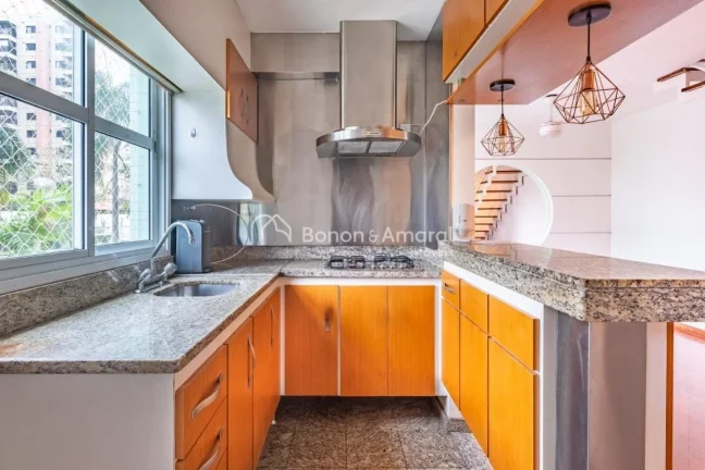 Imagem Charmoso duplex com 2 suítes, living para 2 ambientes, lavabo, cozinha planejada, área de serviço...