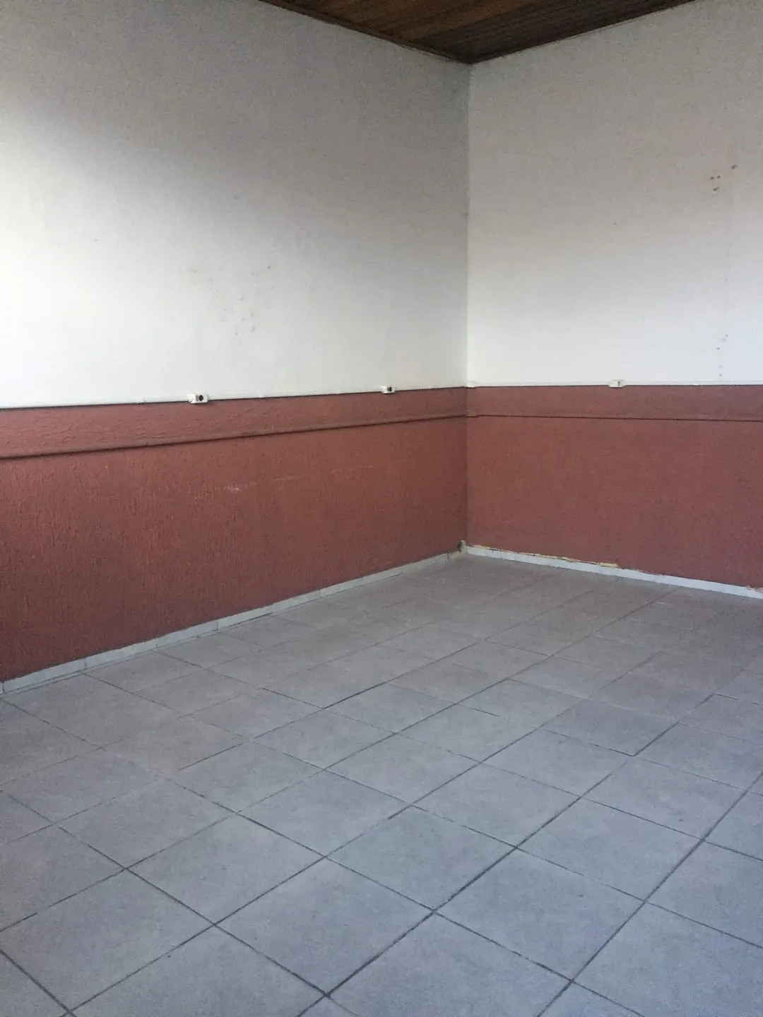 Imagem Comercial à venda 2 Quartos, 4 Vagas, 300M², Jardim Rosely, Pindamonhangaba - SP