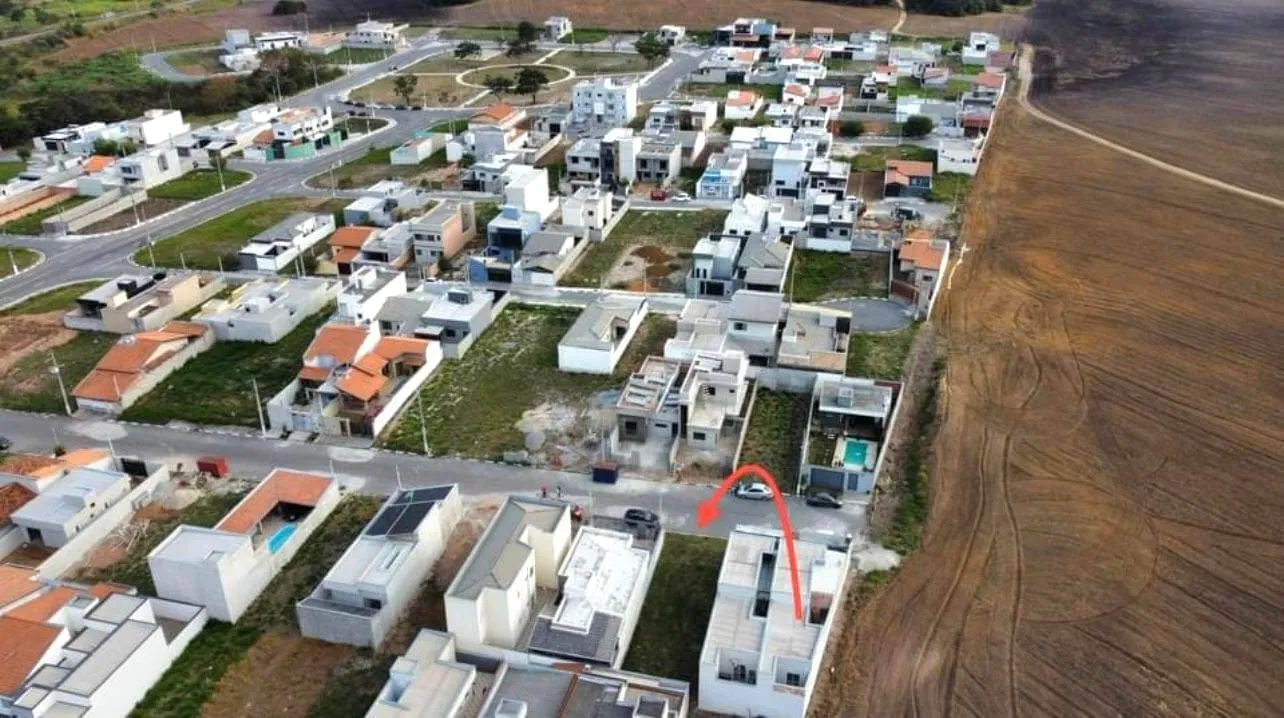 Imagem Oportunidade Imperdível: Terreno de 176m² no Loteamento Flamboyant, Ideal para Construção e Investimento.