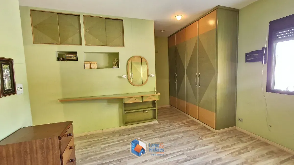 Imagem Casa para venda em Vila Inah com 4 quartos, sendo 2 suítes, 320m²