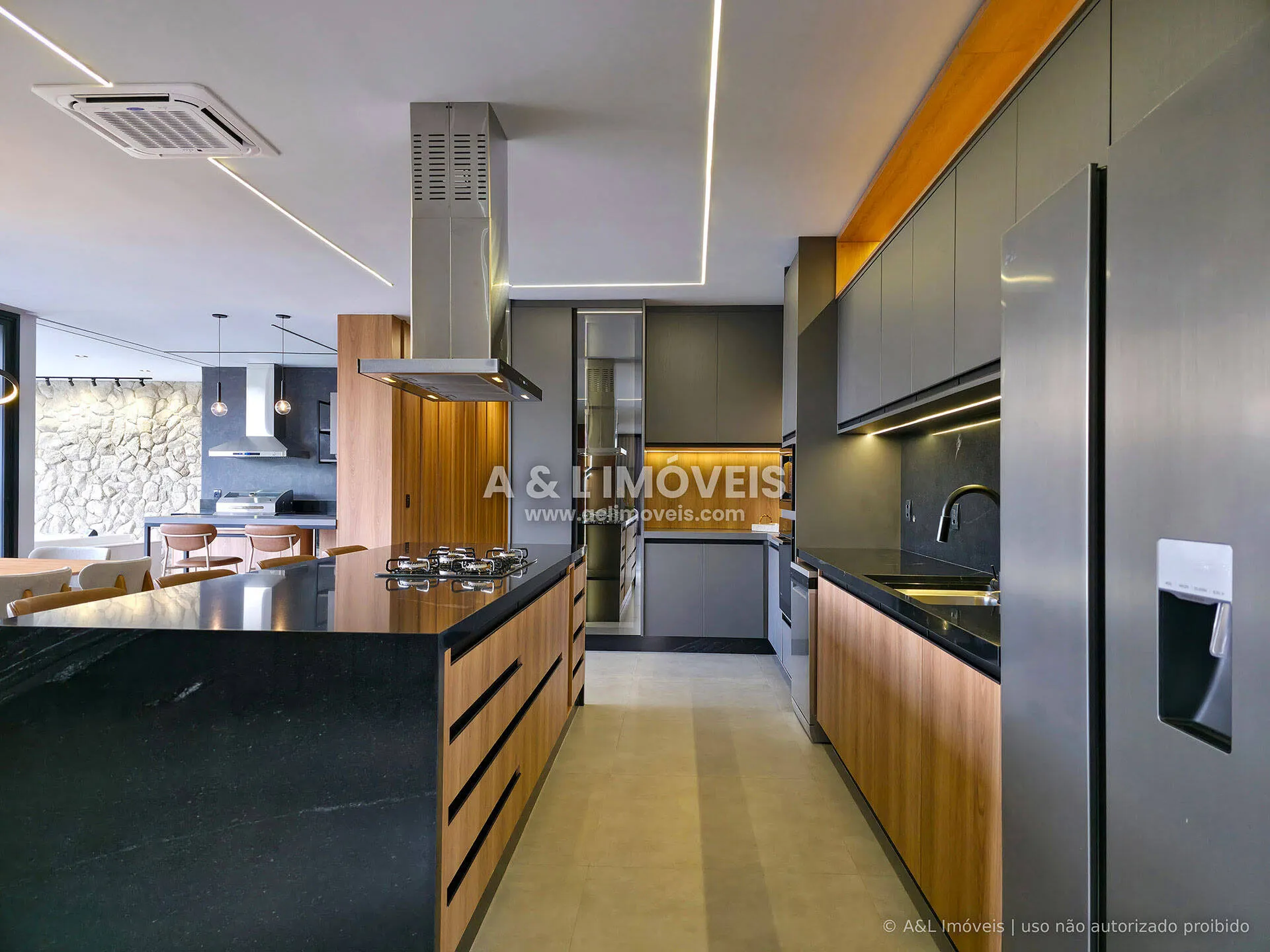 Imagem Casa à venda em Campos do Jordão | Iporanga | 4 suítes | Spa