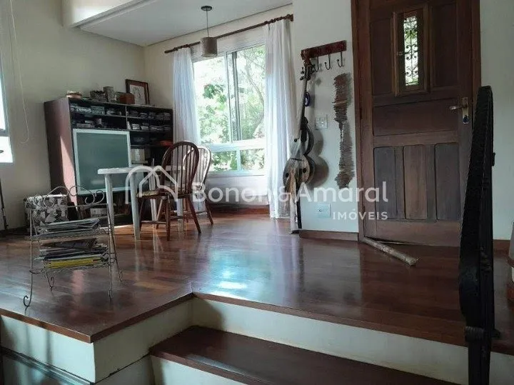 Imagem Casa de Condomínio com 250 m² e 4 Quartos